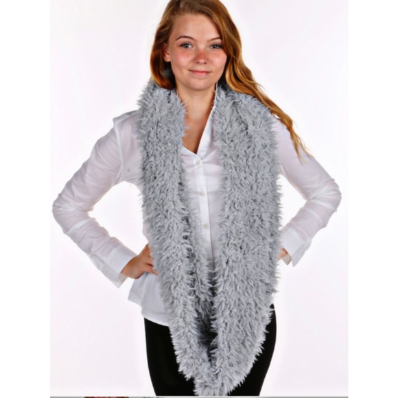 FRINGED SOFT FUR INFINITY SCARF - Picture 1 of 2